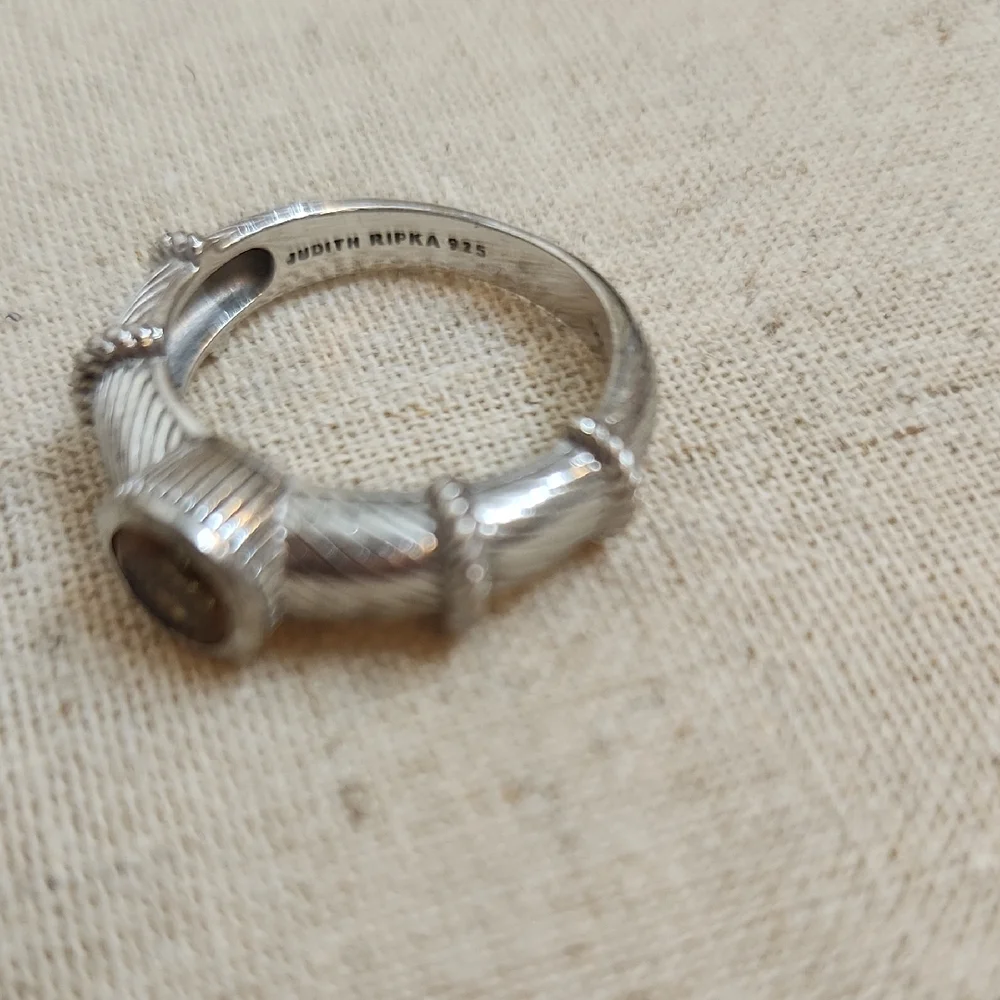 Elegant Silver Ring with Yellow Stone - Picture 2 of 3